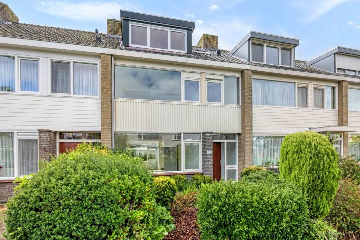 Foto 4 van Tussenwoning aan de Van Warmondlaan in Wassenaar
