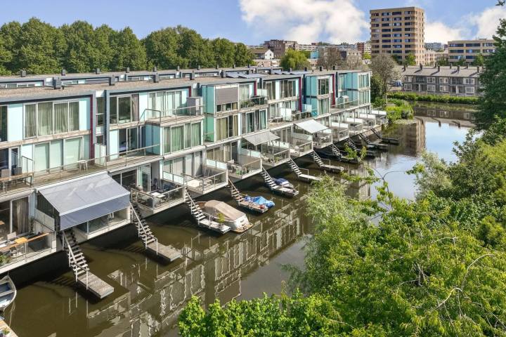 Tussenwoning aan de Osdorper Ban in Amsterdam in Amsterdam