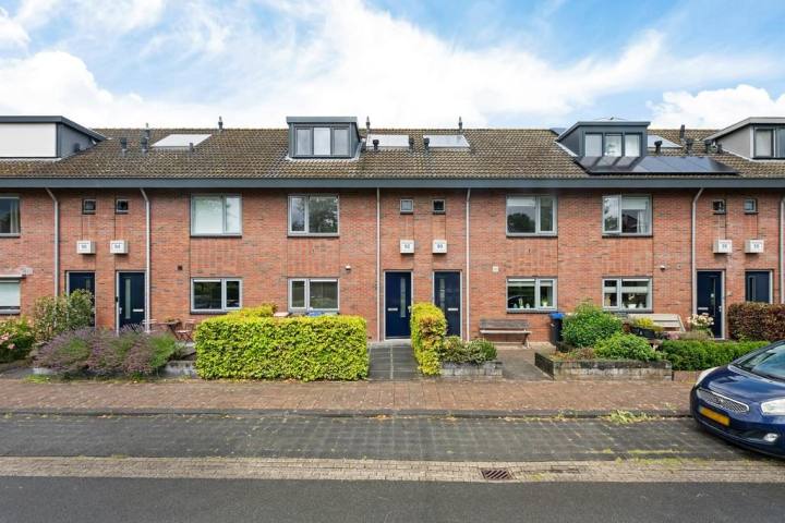 Tussenwoning aan de Hofstedering in Soest in Soest