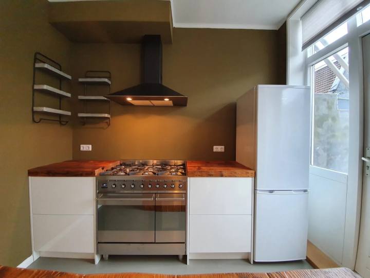 Appartement aan de Admiraal De Ruijterweg in Amsterdam in Amsterdam