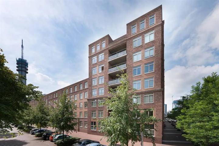 Appartement aan de Juliana van Stolberglaan in Den Haag in Den Haag