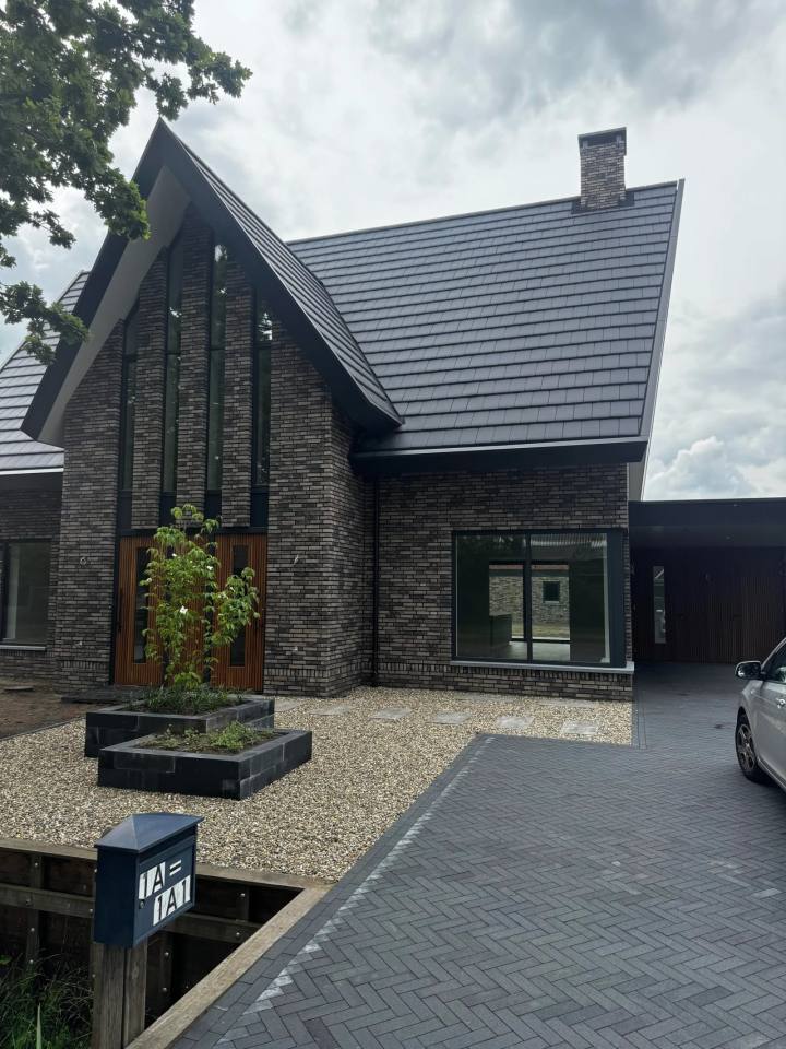 Twee-onder-een-kap aan de Schaapsdijk in Loosbroek in Loosbroek