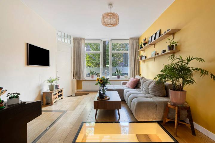 Foto 3 van Appartement aan de Borneostraat in Amsterdam